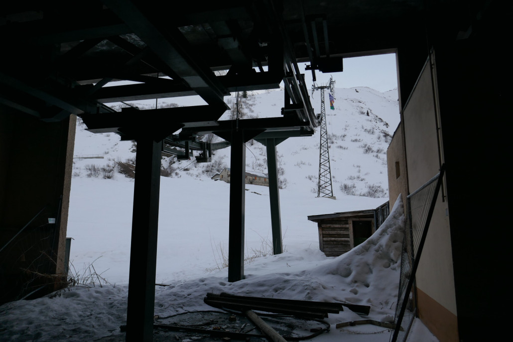 Talstation und Stütze