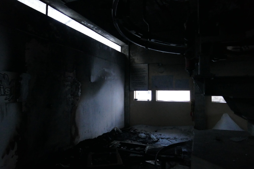 Talstation in dem Bereich hintern wo es gebrannt hat