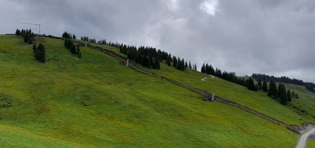 Strecke: im oberen Bereich sind die Stützen ganz weg (liegen in Scheffau auf P4)