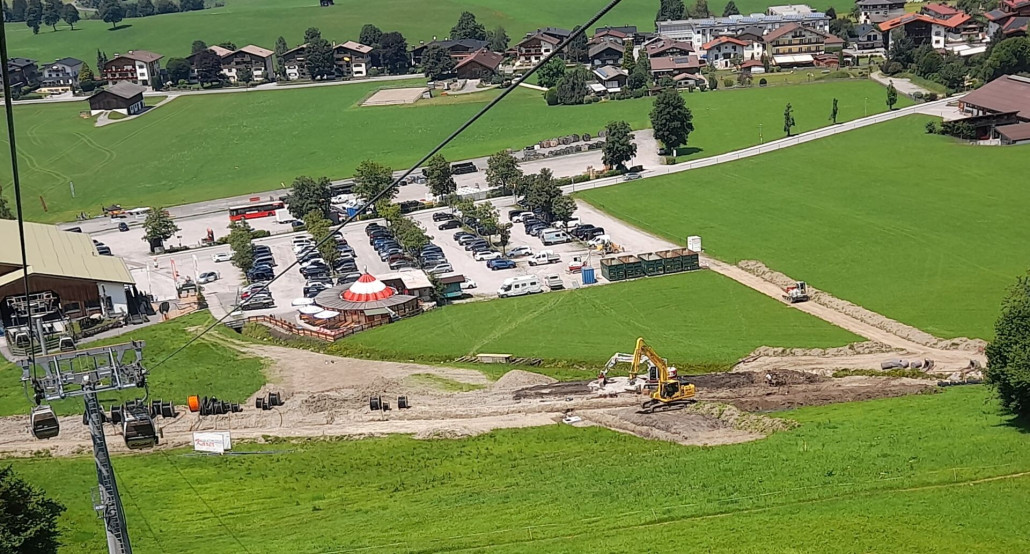 umfangreiche Grabungsarbeiten im Tal