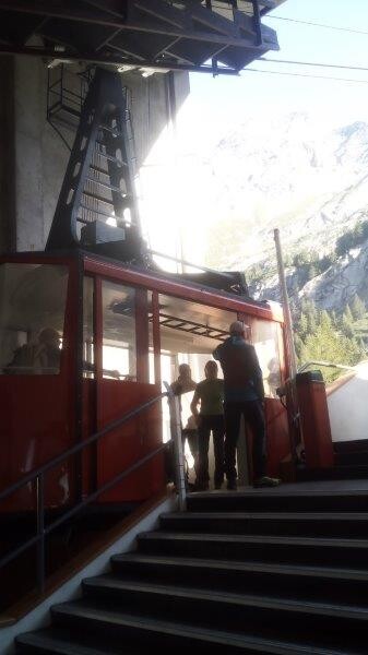 Die wenig größere zum Passo Moro, macht über 1000Hm