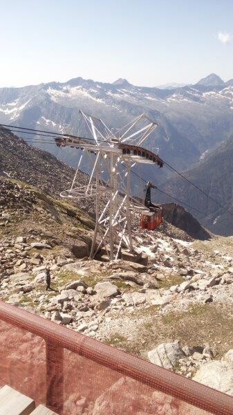 Skibetrieb bis 12:30 Uhr, dann Mittagspause neben der Seilbahn