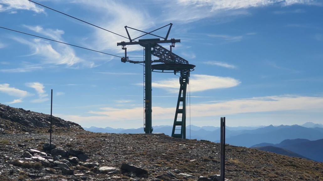 Noch einmal die Bergstation, diesmal aus der Nähe.