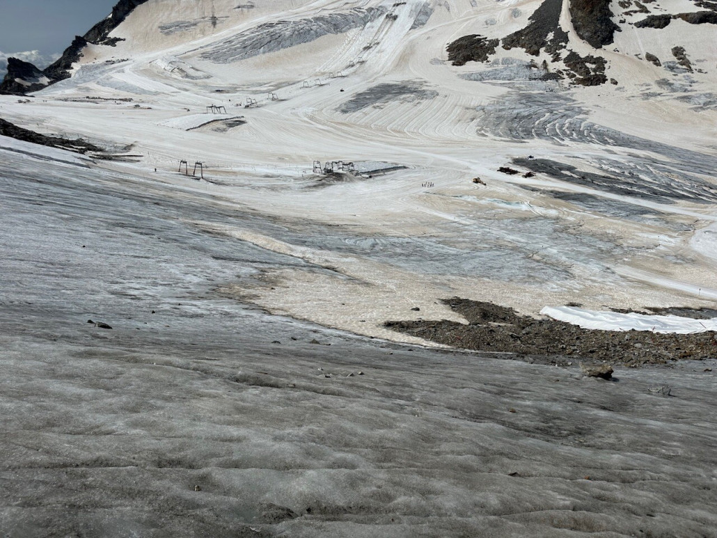 An der Piste direkt am GW SL wird nicht mehr trainiert und ich glaube, präpariert wurde auch nicht. Man durfte / konnte sie aber fahren.