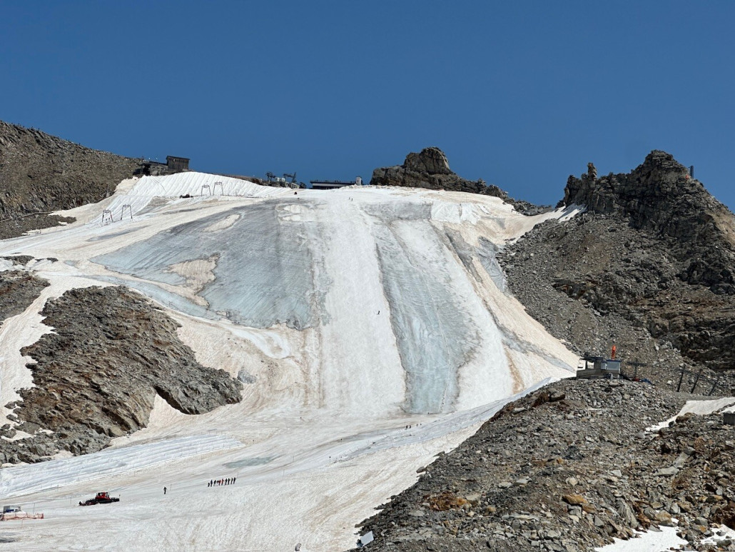 Allgemein kommt großflächig das Eis durch, nur am Olperer sieht es noch besser aus.