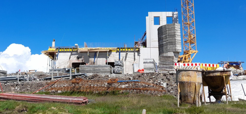 Die Bergstation wächst in die Höhe