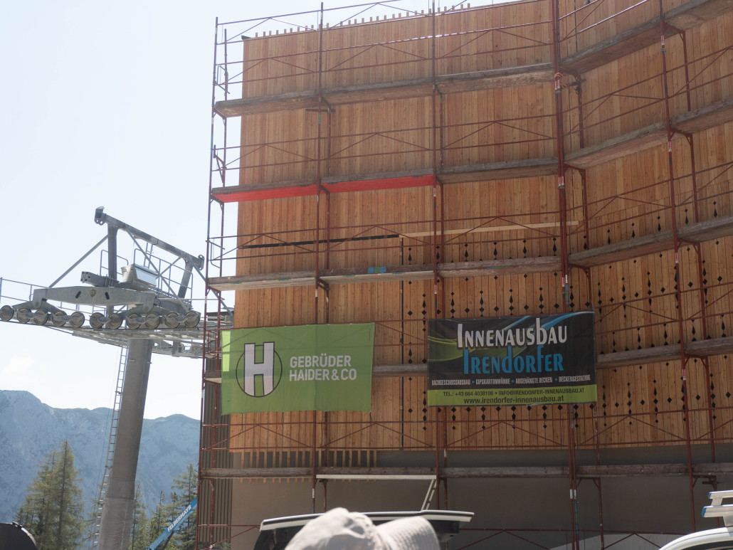 Verkleidung der Mittelstation im Ausseer Stil