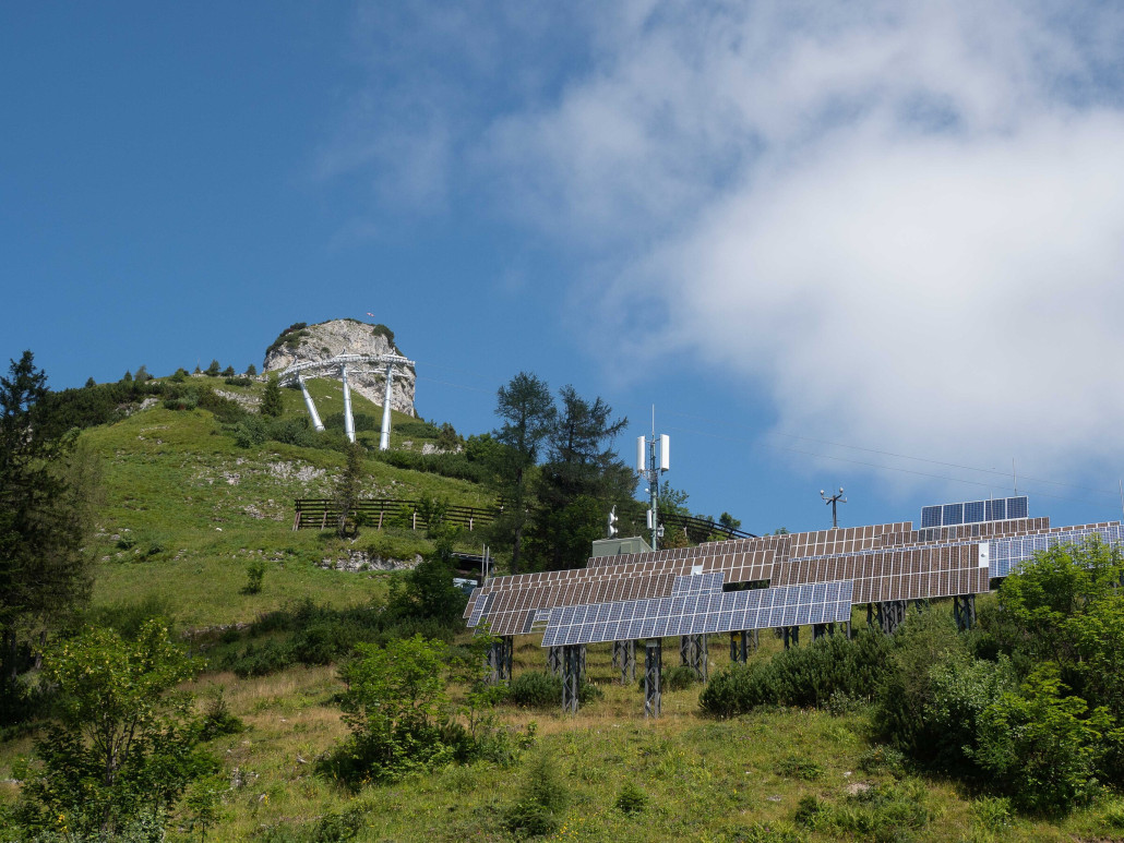 Photovoltaikanlage und Monsterstütze