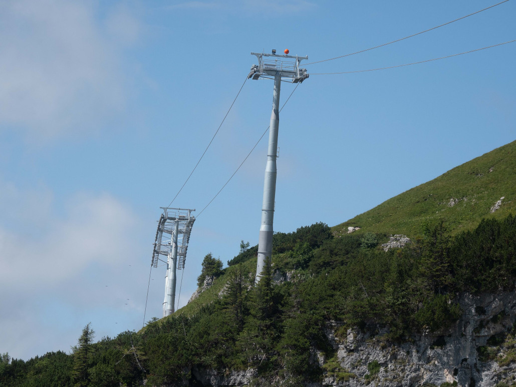 Monsterstütze und weitere hohe Stütze