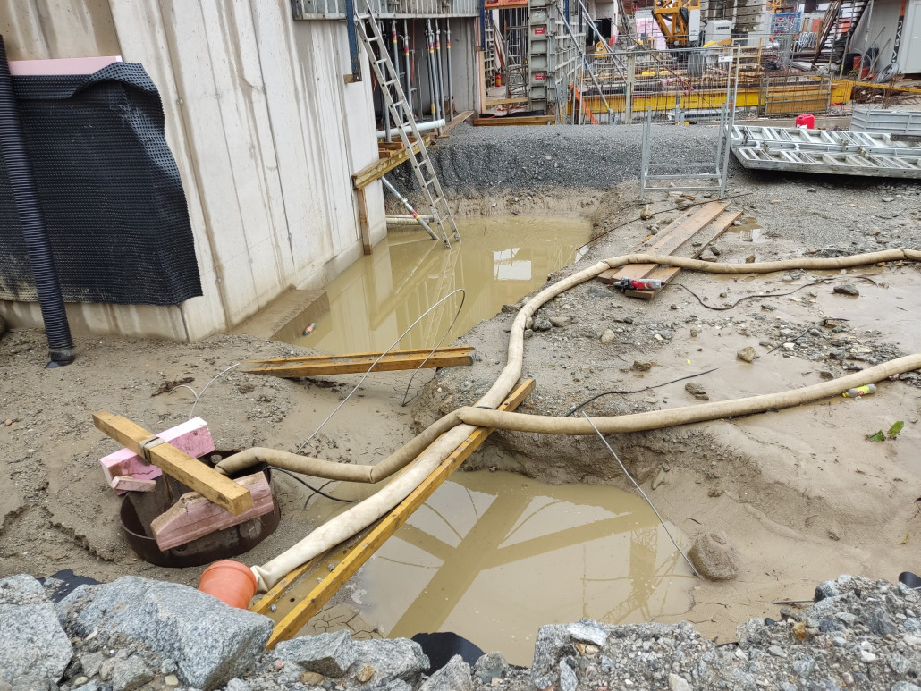 Man kämpft wohl mit dem Wasser