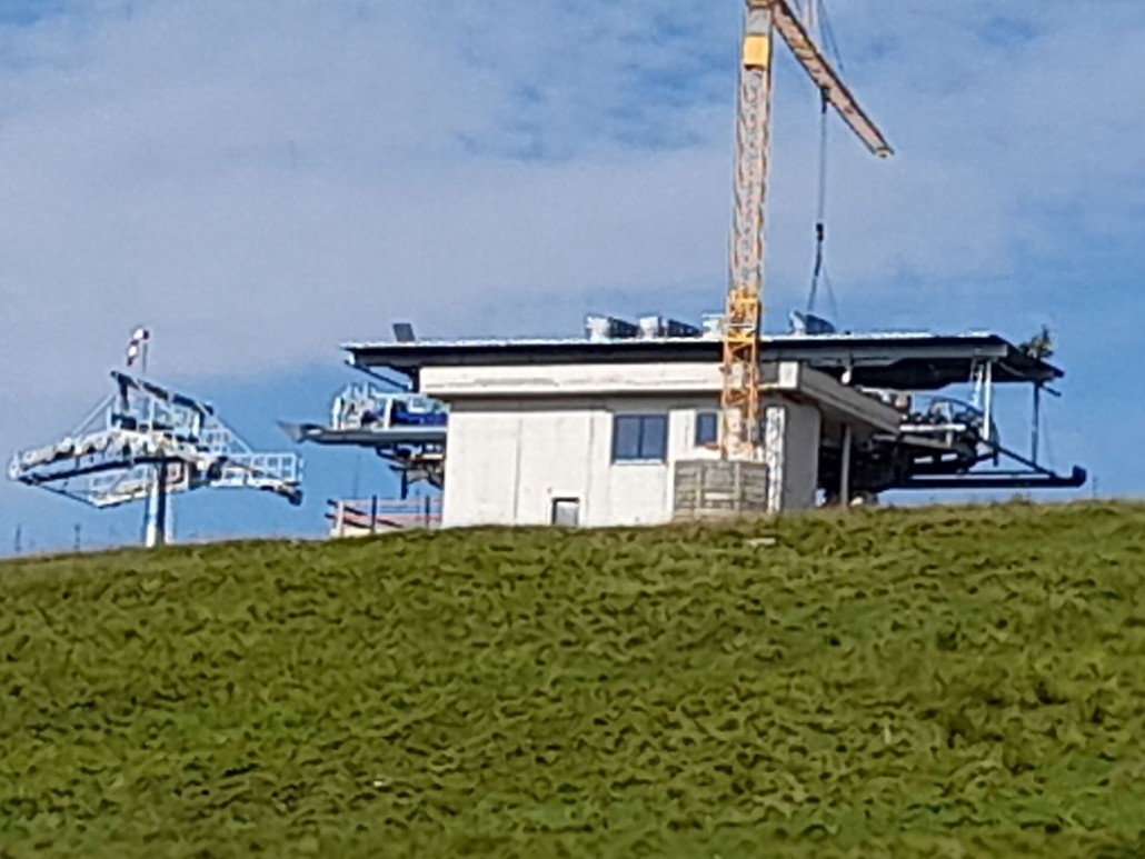 Bergstation aus der Ferne