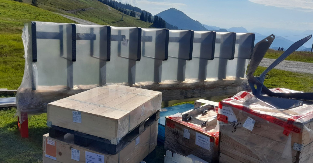 Für den Zutritt sind 8 Schranken - wie üblich - vorgesehen. Mal schauen, was dann neuartig sein soll  ...