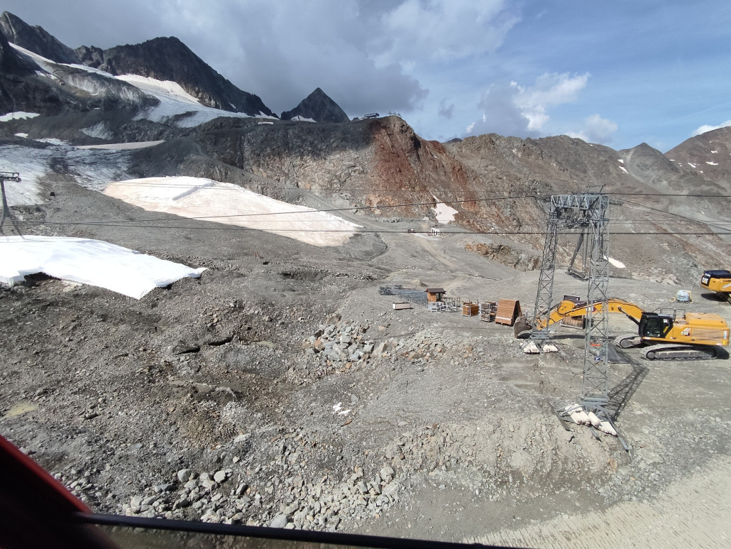 Stütze 1 Eisjoch SL, Perspektive täuscht, da geht es 3-4 Meter danach runter
