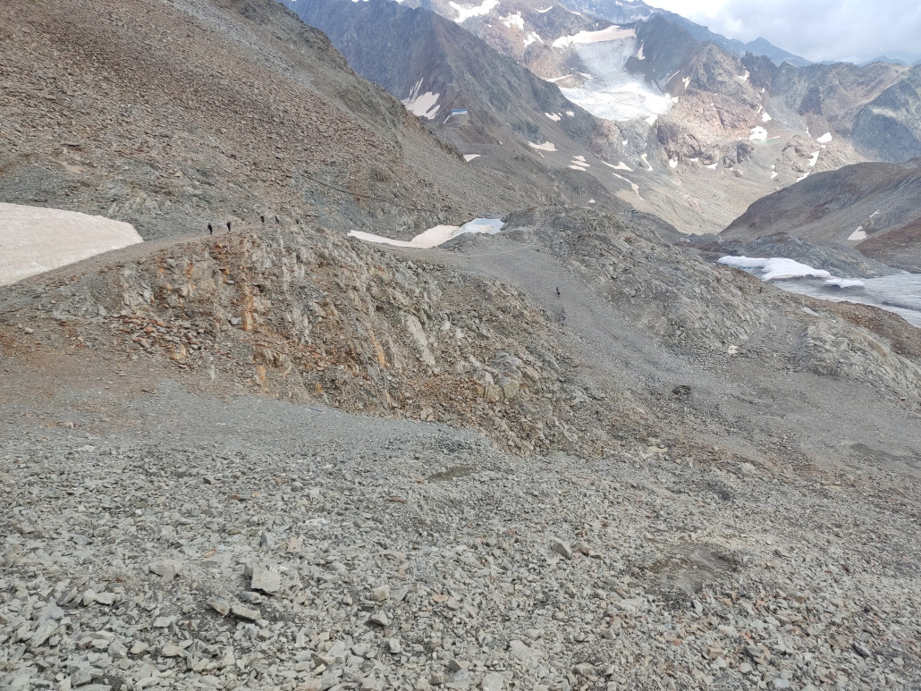 Zufahrt Gaisskarferner, schaut neu gebaggert aus