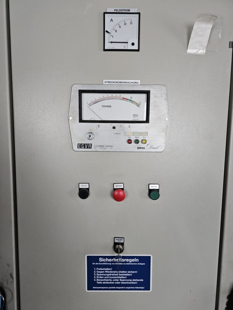 Vorher aber noch ein paar Bilder zum Steuerungskasten.