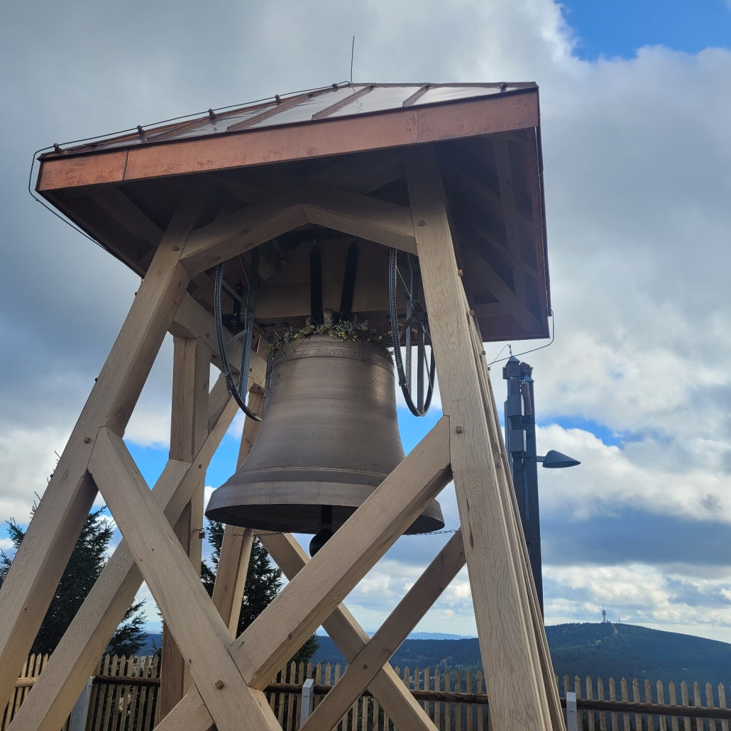Fichtelberg; Neue Bronzeglocke