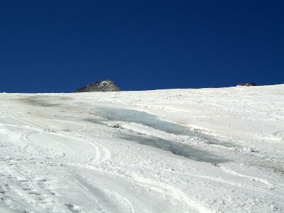 Im Übergang zum zum Zielhang richtung Tuxerfernerhaus zeigt sich schon das Eis
