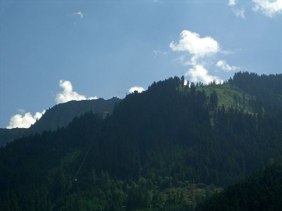 Wo hier wohl die neue Trasse über die Bergkuppe führt?