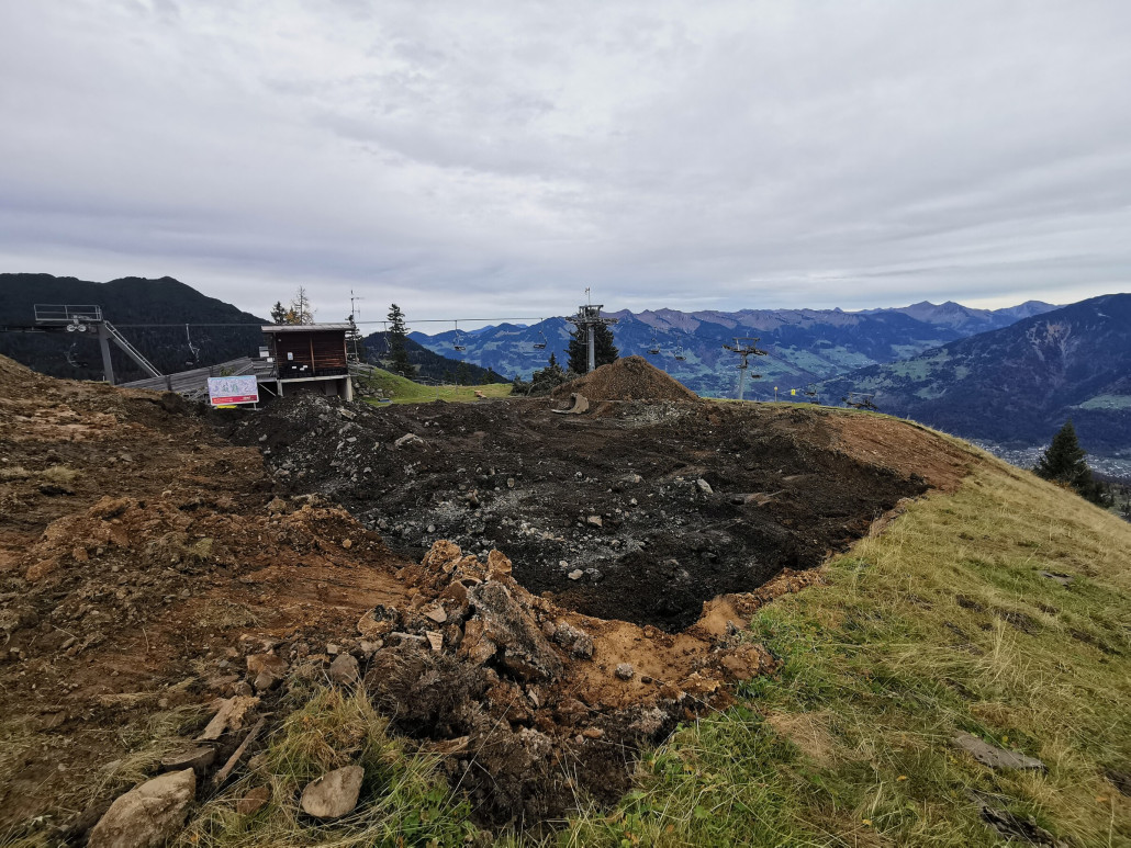 Mit dem Aushub der Bergstation wurde bereits angefangen.