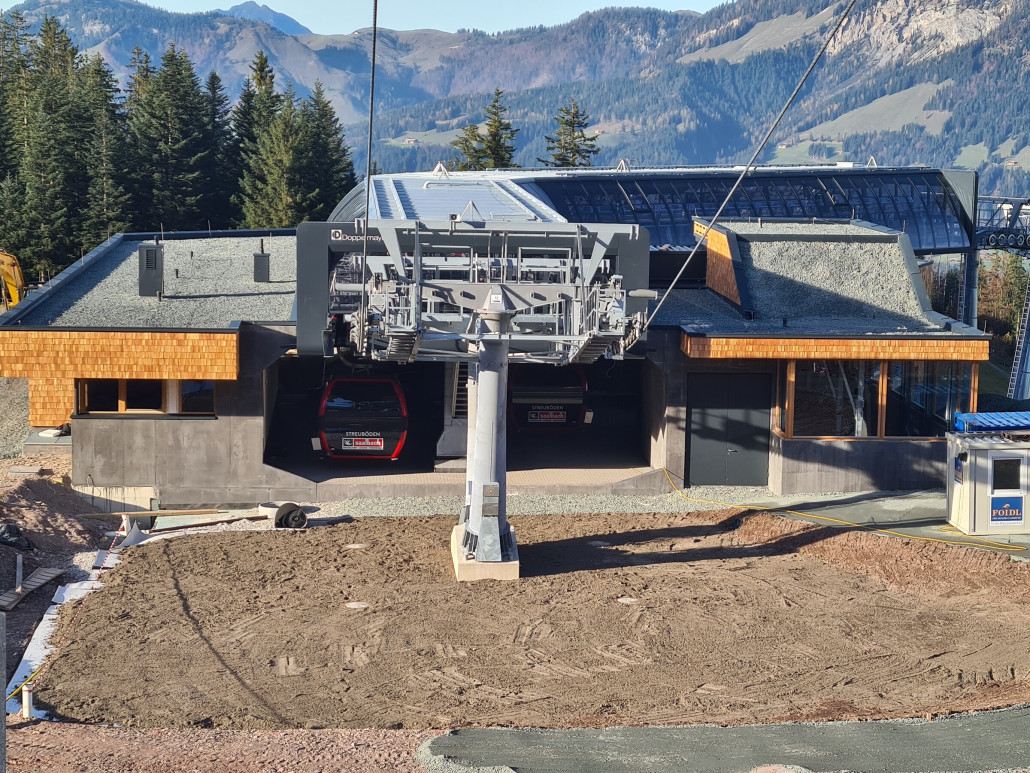 Die Kabinen sind mittlerweile ausgepackt.