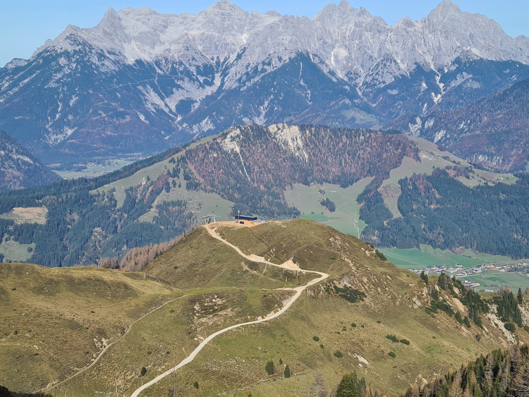 Blick vom Wildseeloderhaus zur Bergstation Lärchfilzkogel