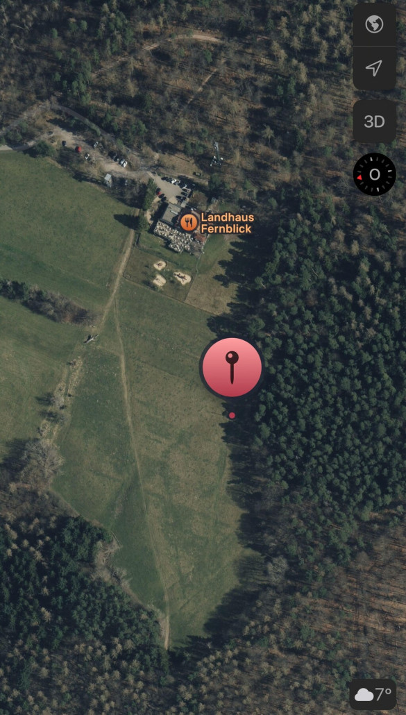 An der Stelle steht der Lichtmast