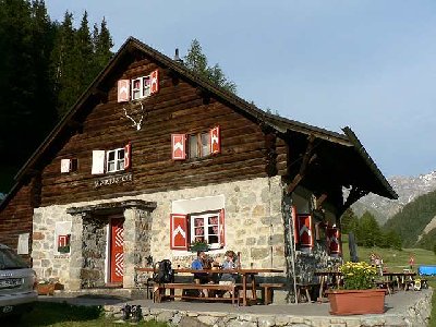 Varuschhütte am Rande des Nationalparkes