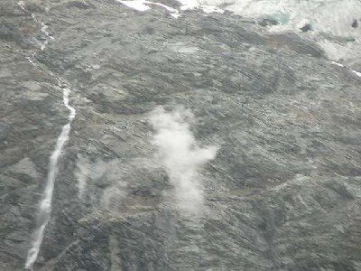 Einschlag der Minenbrandgranate