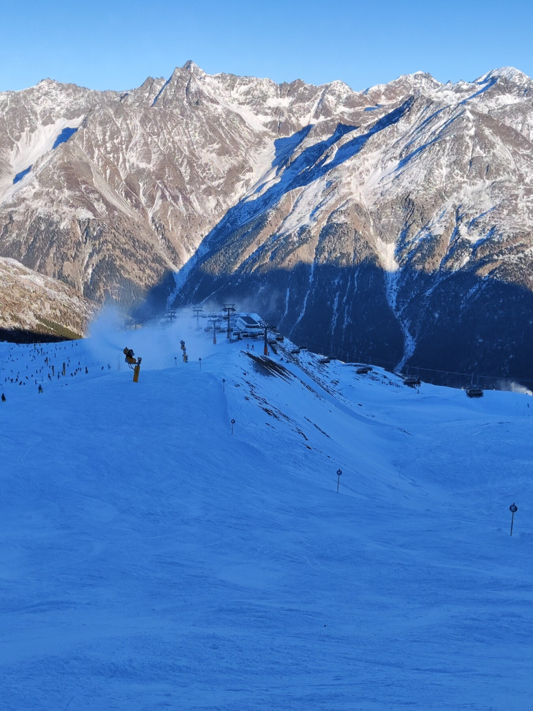 Blick von Rotkogljoch am Ende. Kanonen liefen komplett den Tag durch.