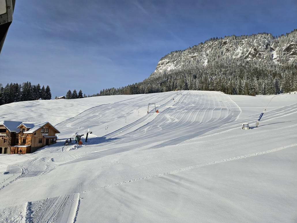 Bereits sehr gute Schneelage auch am Grafenwiesenlift.