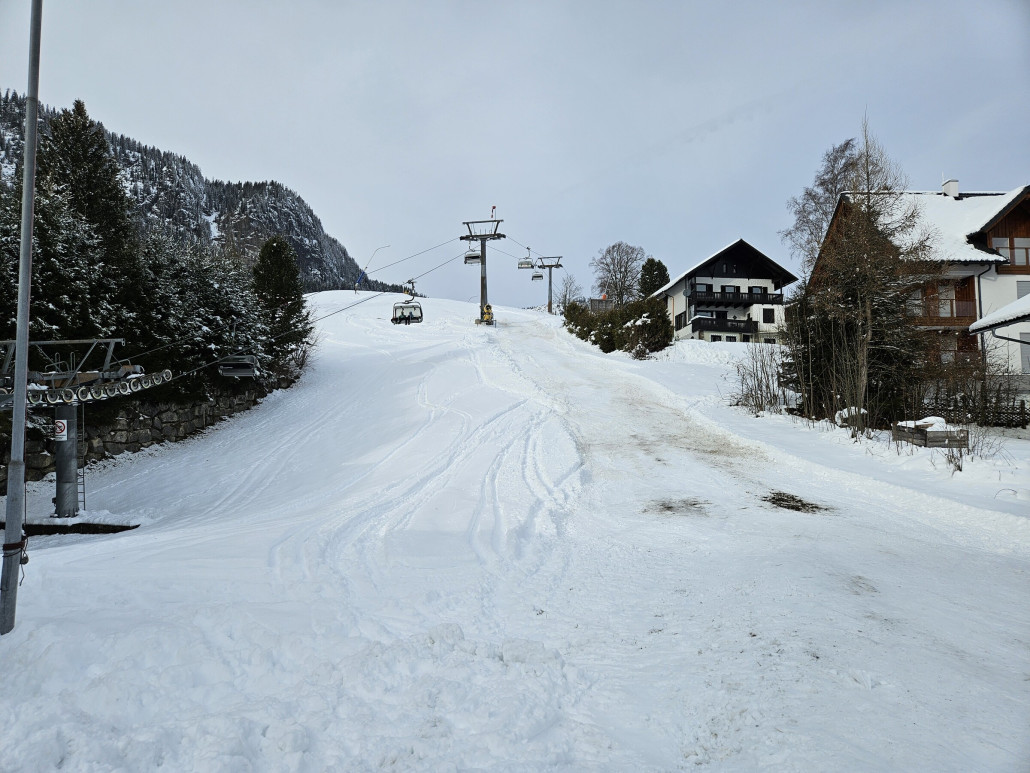 Ein paar kalte und vor allem windarme Nächte und  schon geht es auch hier.