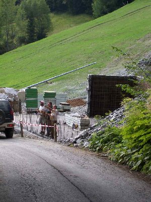 Des is glei neben der Piste...auf meine Frage was es wird wurde mir zuerst mit &amp;quot;Bierkeller&amp;quot; geantwortet...danach hat er noch gmeind es wird a Apresski-bar... weis ned ob mas glauben kann...