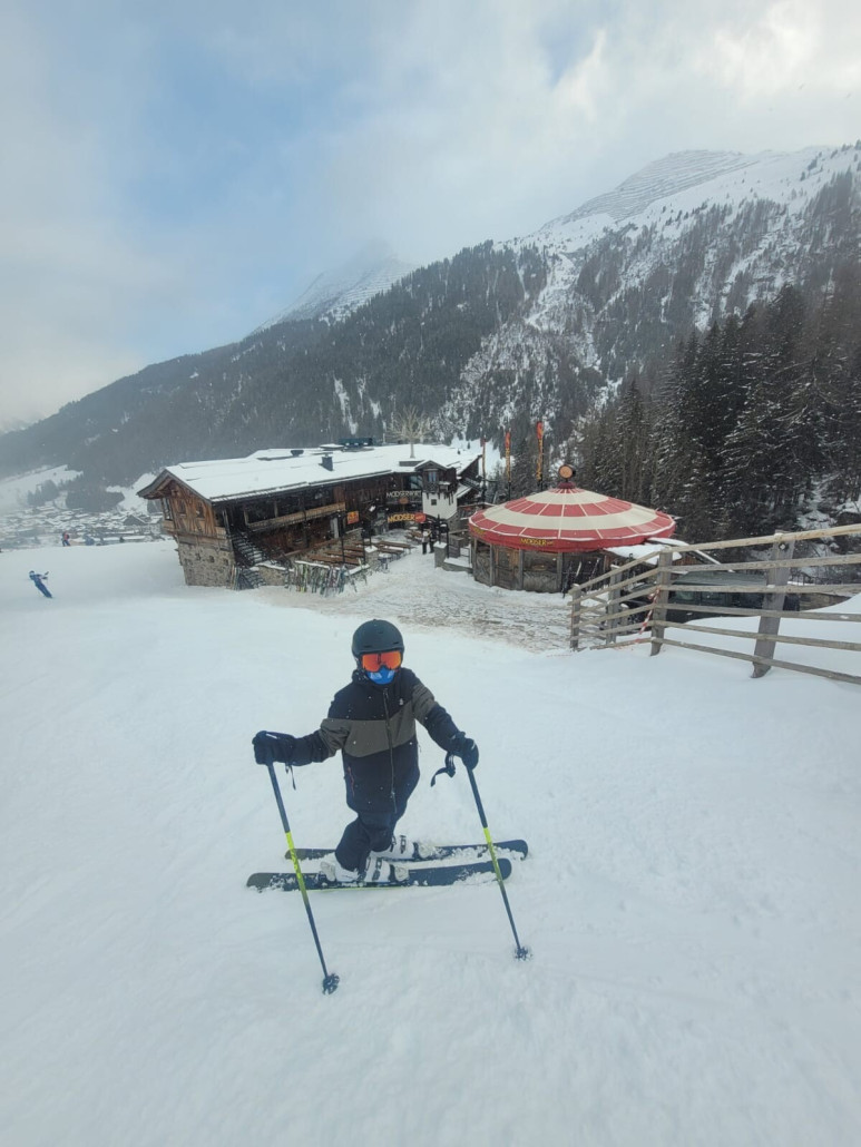 Moserwirt musste ich ihm natürlich bei seinem ersten St.Anton Besuch natürlich auch zeigen. War aber leider noch etwas ruihg.