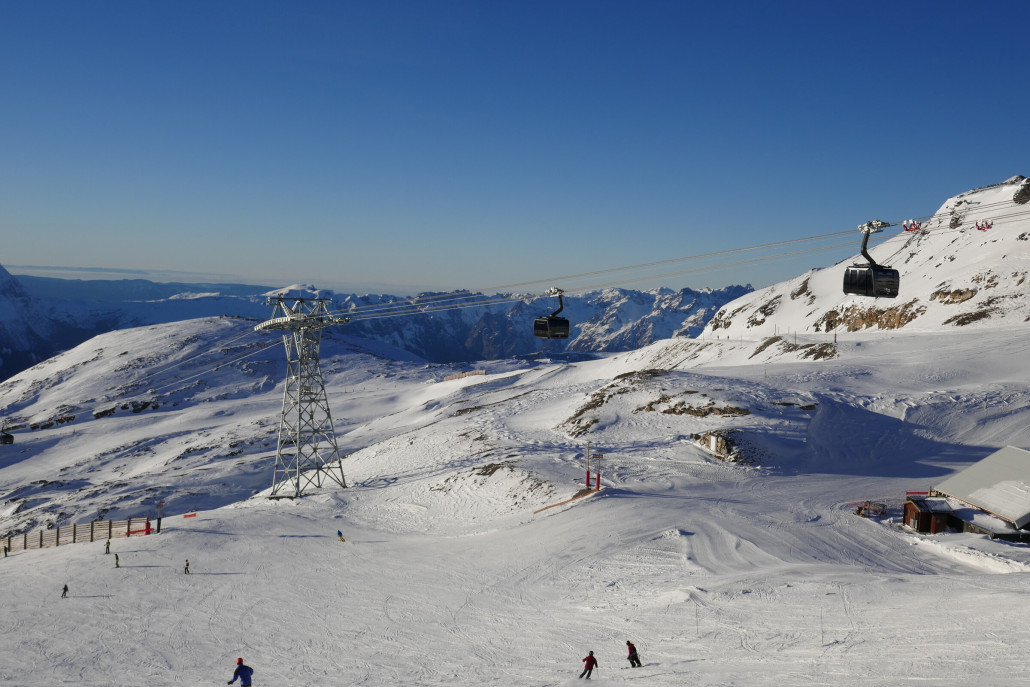 Letzte Stütze vor der Bergstation 2. Sektion 3-S
