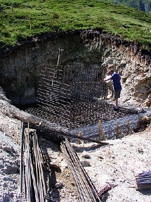 Preview (mehr auf skiliftfotos.ch): Mastensockel Sesselbahn Mulinatsch