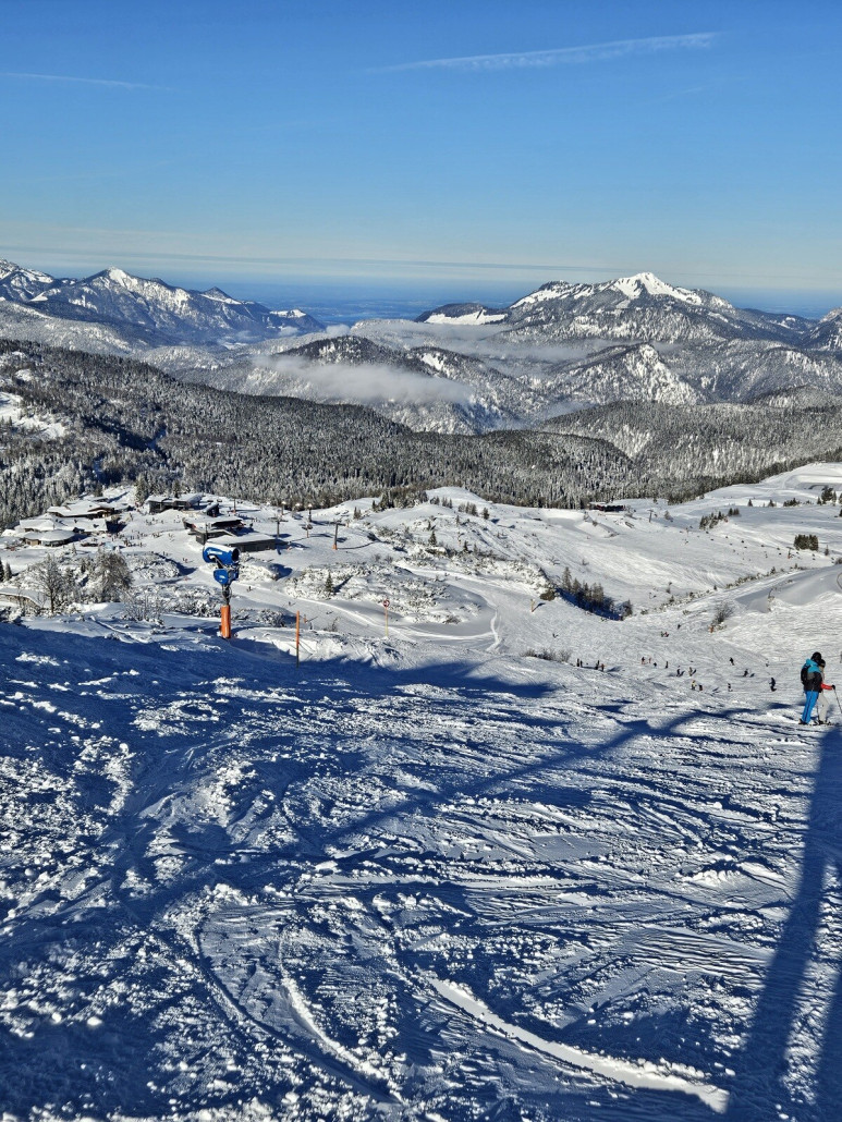 die 7. Hier höchster Punkt im Gebiet. Die Piste war dann mittags schon etwas aufgefahren, erste glatte Stellen kamen durch