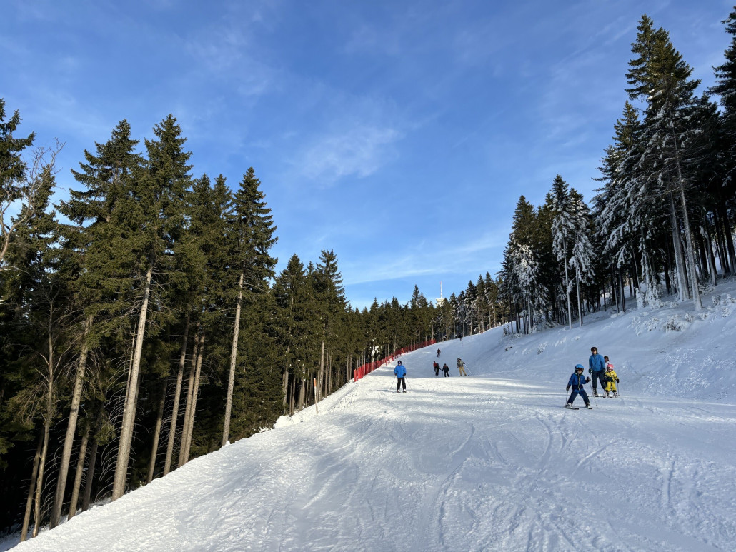 oberer Teil sehr gut zu fahren, kaum mal glatte Stellen