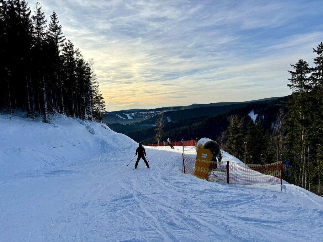 nach der Kreuzung die erste TR9 am Rand, das ist noch OK