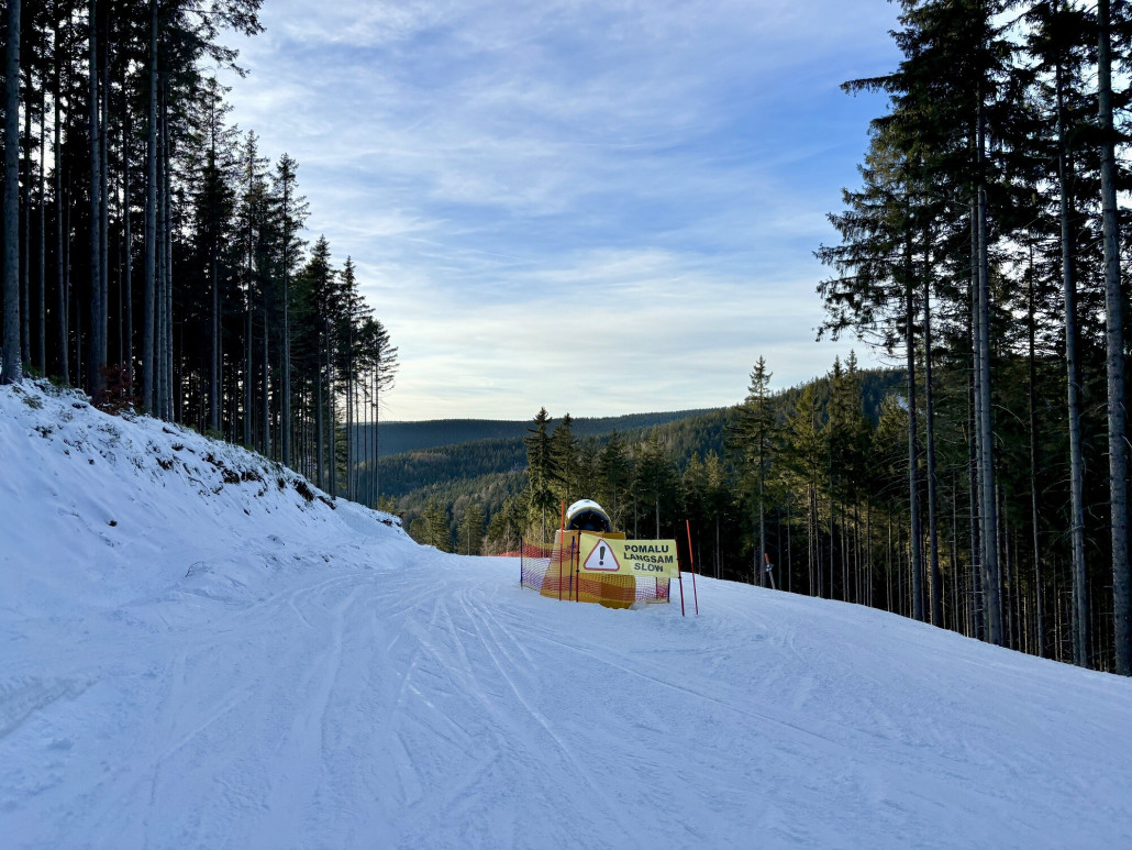 nun die erste TR9 mittig der Piste