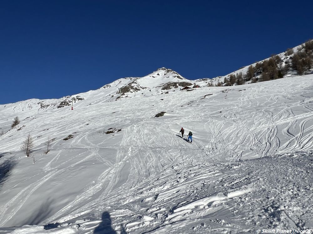 Erster Abschnitt der roten Piste „du Milieu“, seit mindestens 6 Jahren nicht mehr geöffnet
