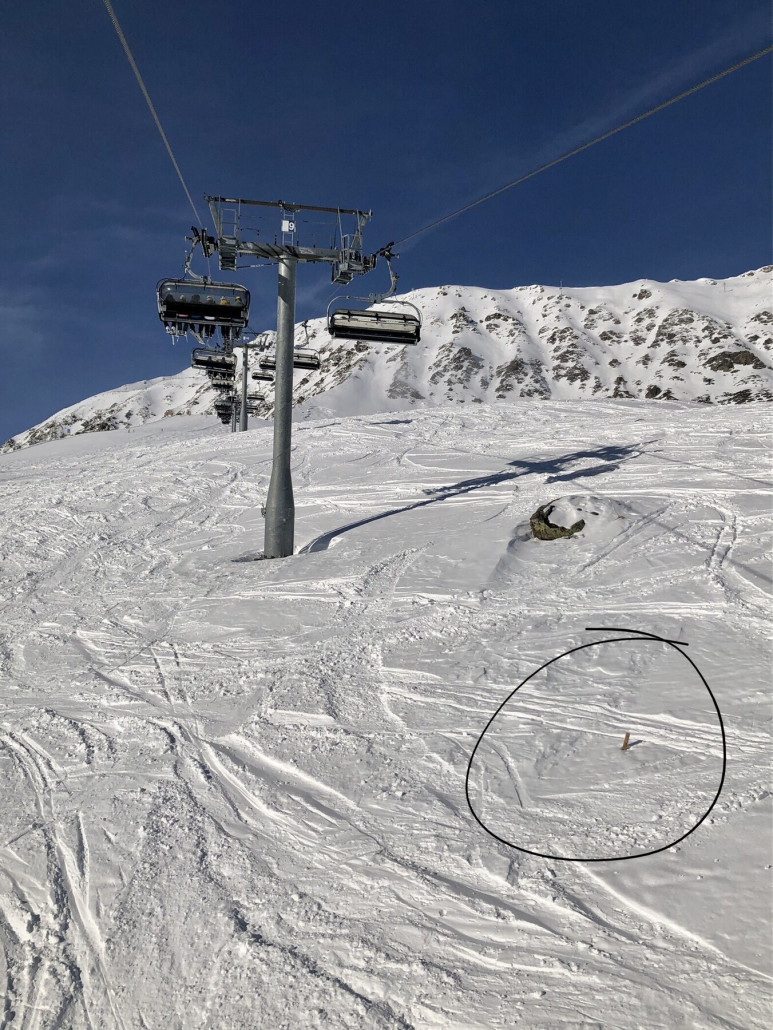 Mit Kreis markiert, vom Verlauf fast identisch.