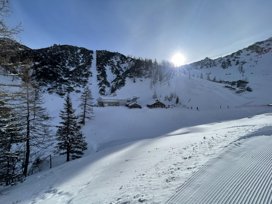 Mitterkaser Talstation mit der alten Schleppliftspur