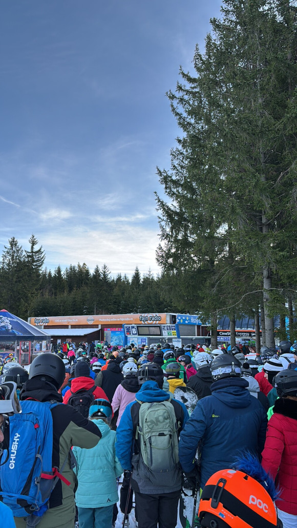 Anstehbereich CineStarExpress um 09:40h