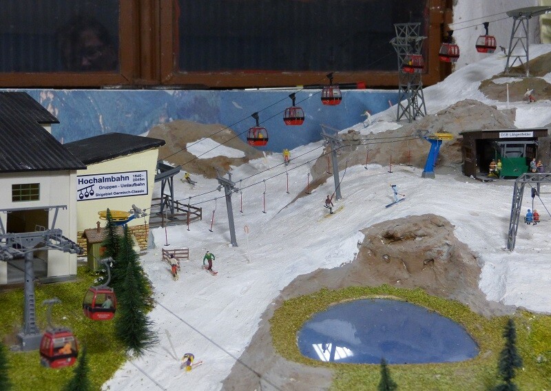 GUB Hochalmbahn mit neuen Kabinen. Diese passen nun besser zur ersten Sektion, der 6 EUB Kreuzeck