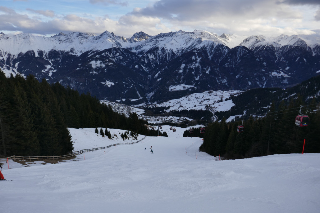 Mittelabfahrt am Nachmittag verbuckelt
