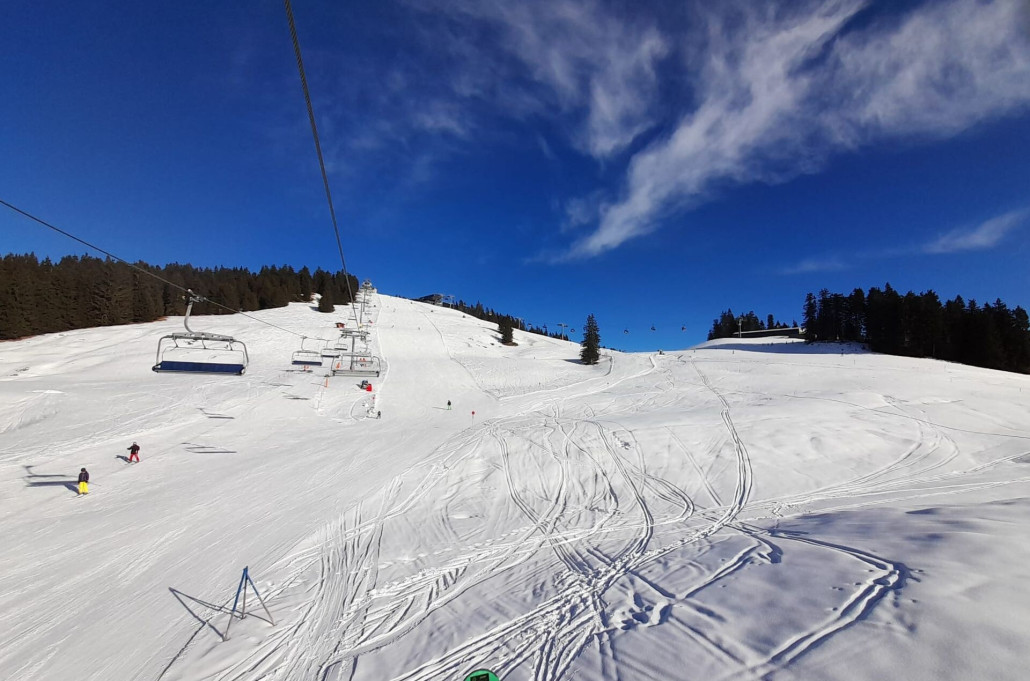 Filzboden/Zinsberg: griffig, teilweise kleine Haufen