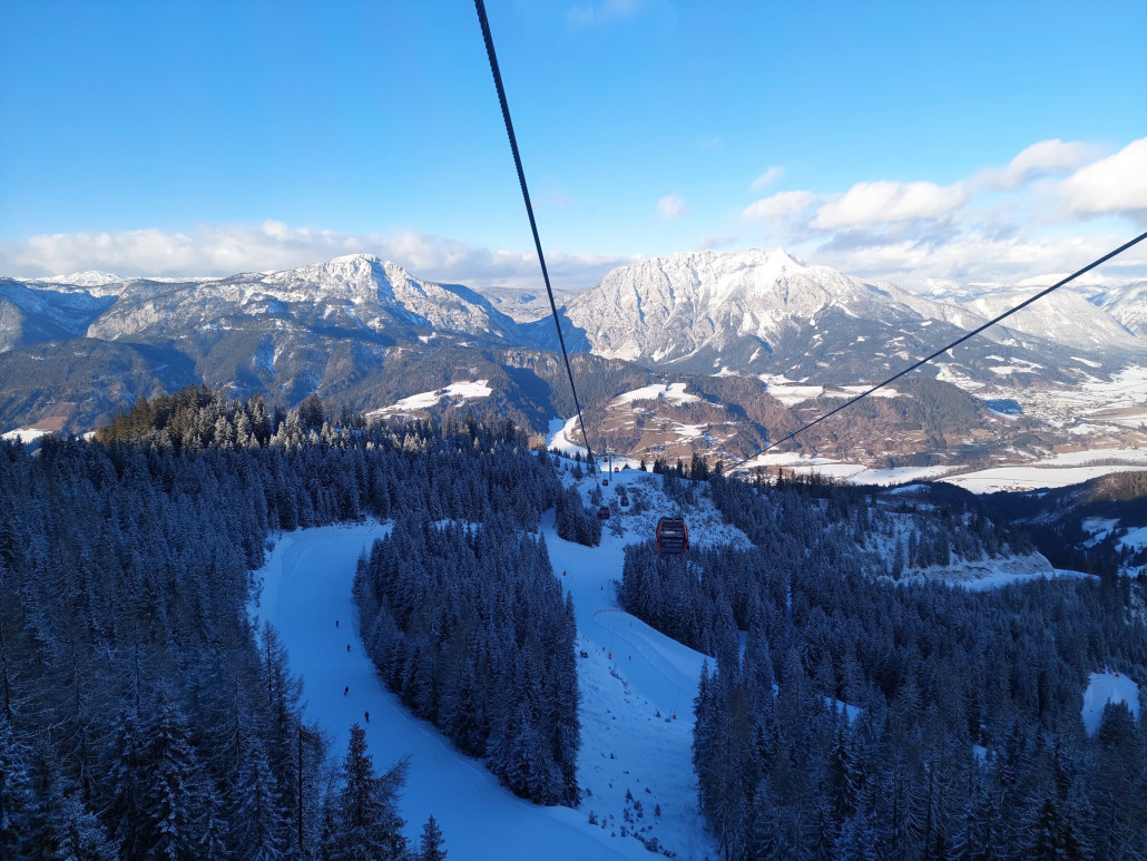 Ausblick aus der EUB Richtung Tal