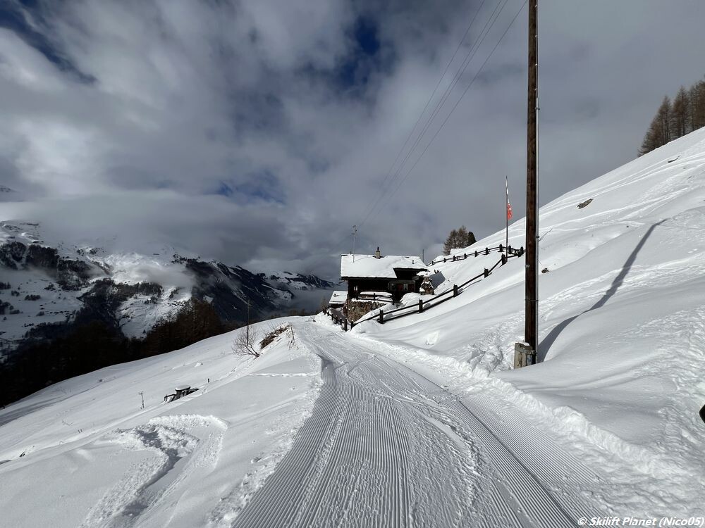 Die Strasse ist auch hier präpariert