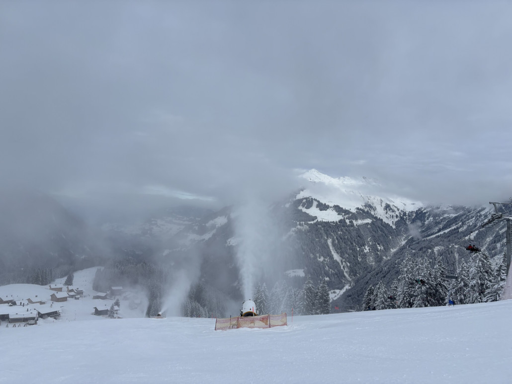 Entlang Grandau FeuerFrei aber auch komplett bis ins Tal jede 2. Kanone an