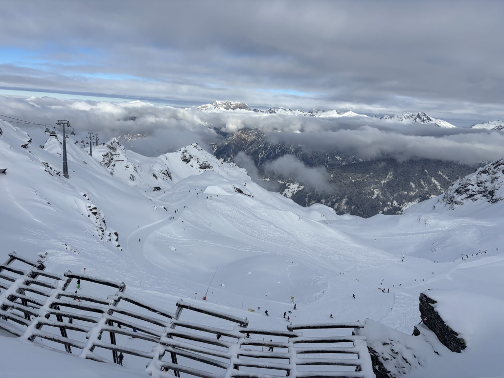 Manchmal riss es kurz auf, nur um kurz danach leicht zu schneien zu beginnen